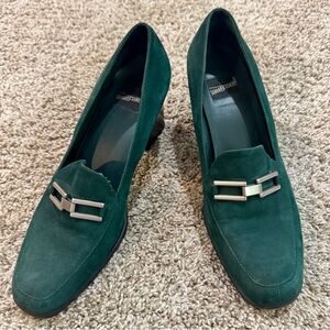 VGUC Aerosoles Women's Forest Green Block Heel Suede Loafers with Silver Accent